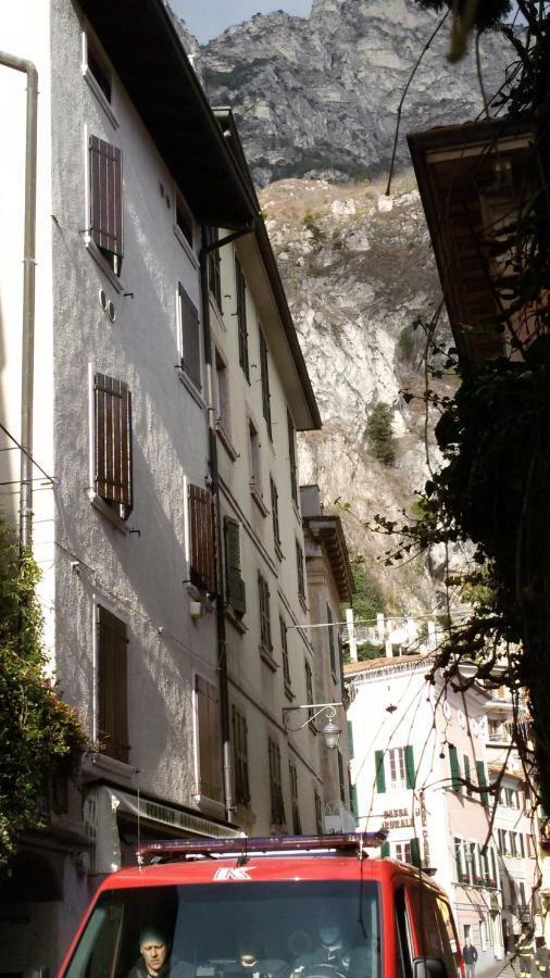 Ariel Appartamenti Limone sul Garda Exterior foto